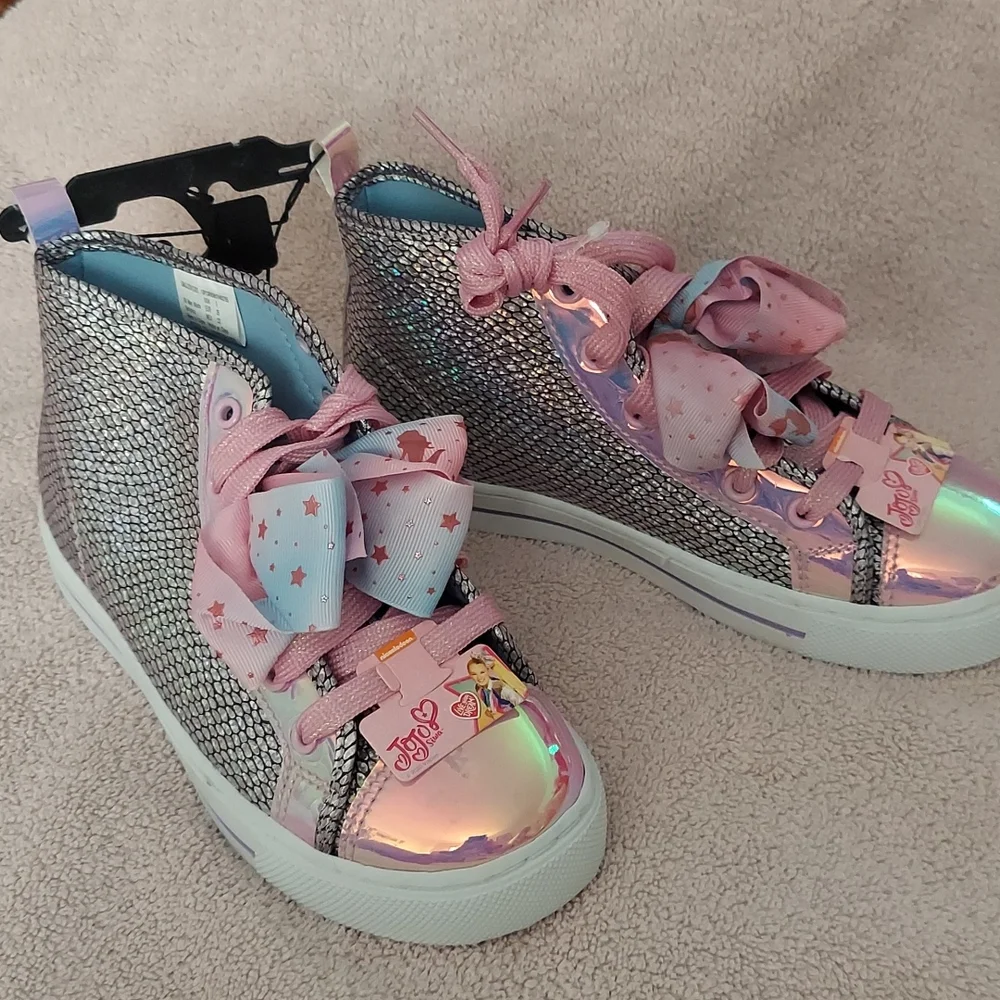 Shoes - Picture 2 of 3